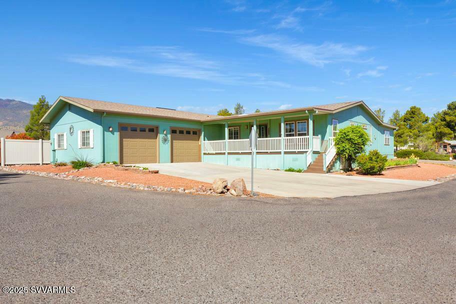 Property Photo: 1410 Hogan Drive AZ 86326