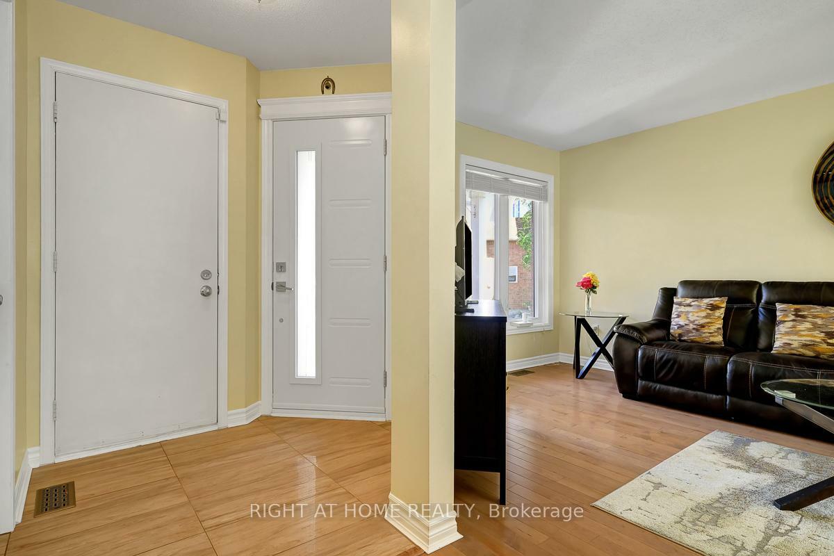 Property Photo: 60 Kimbolton Crescent ON K2K 2S4