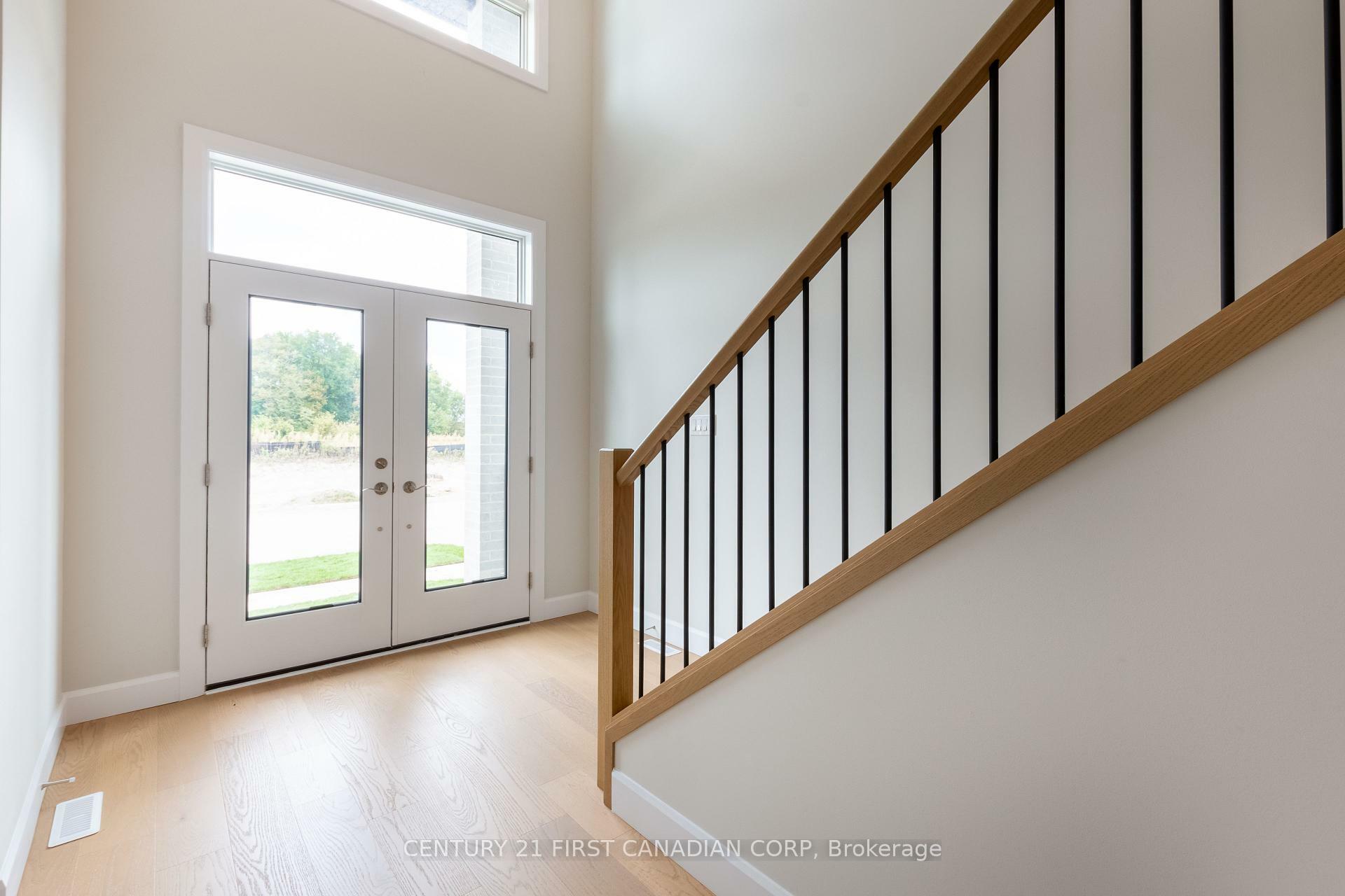 Photo de la propriété: 6453 Royal Magnolia Avenue W ON N6P 0K2