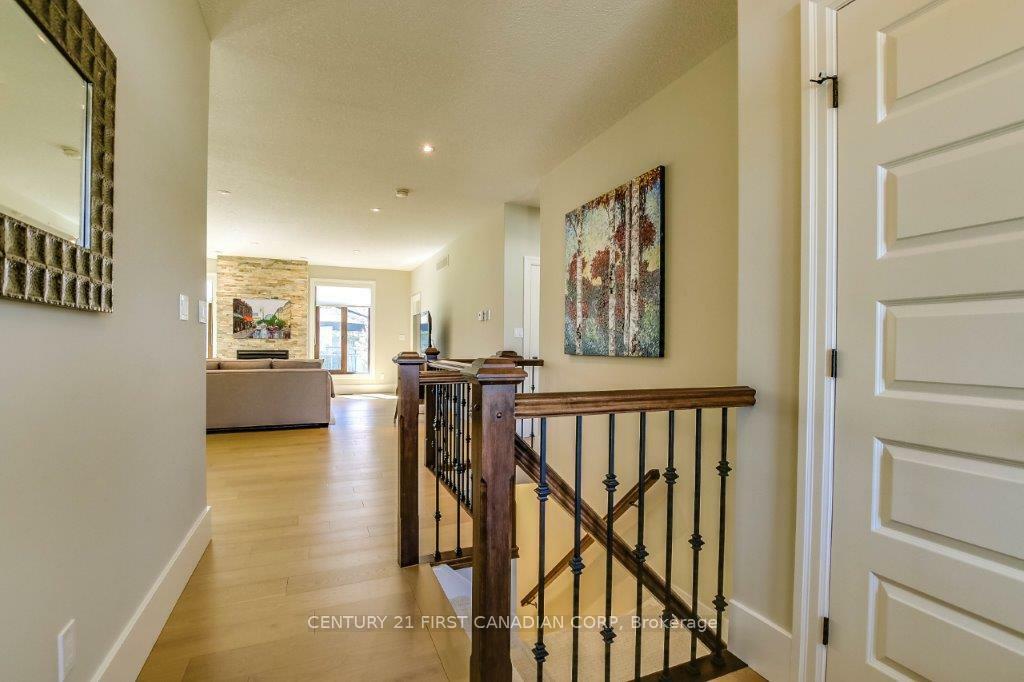 Photo de la propriété: 181 Skyline Avenue 25 ON N5X 0B2