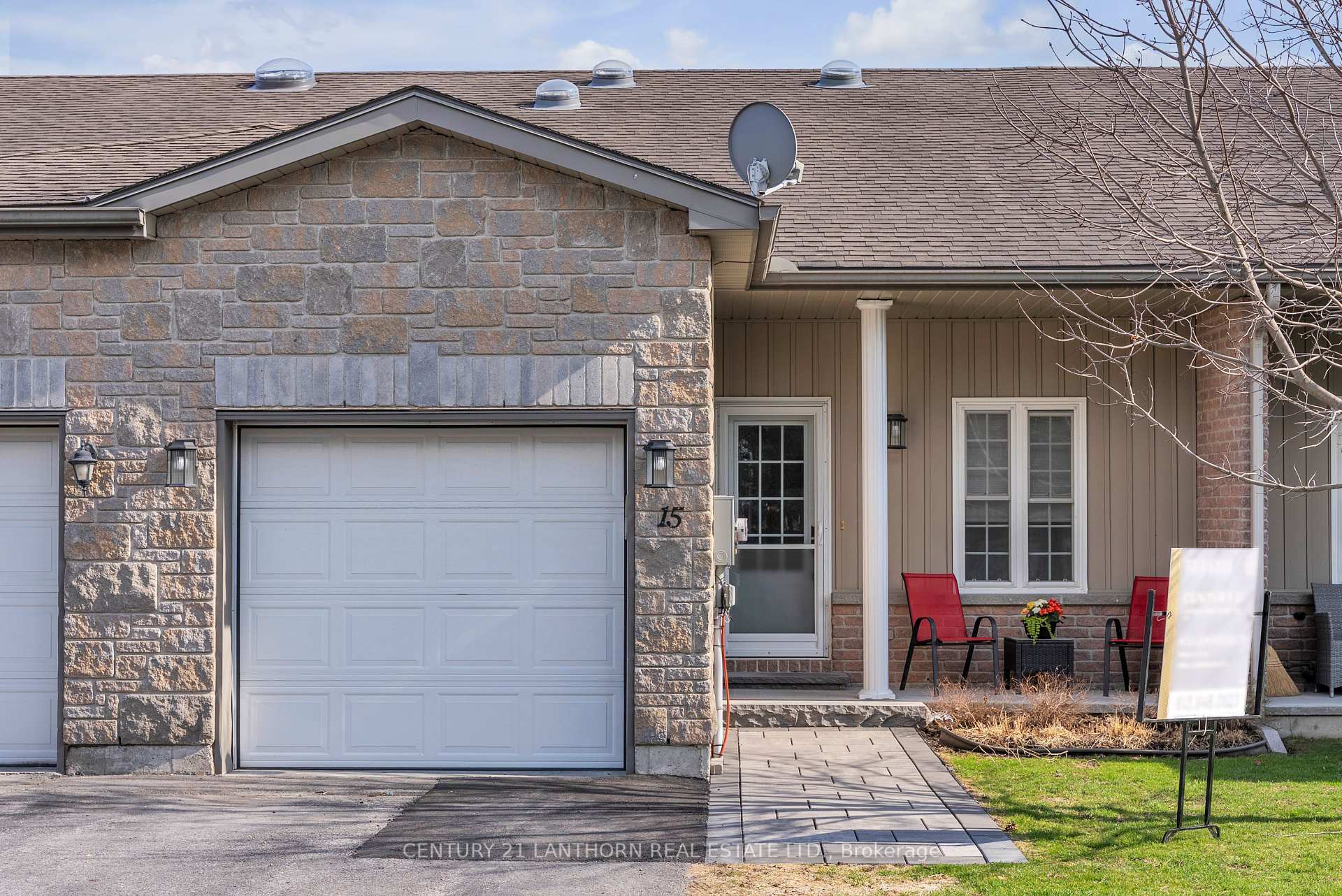 Property Photo: 1 Rosemary Court 15 ON K0K 2T0