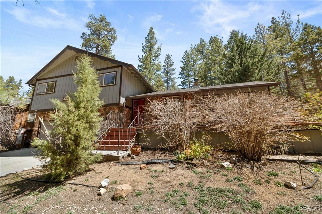 Property Photo:  383 Catalina Road  CA 92315 