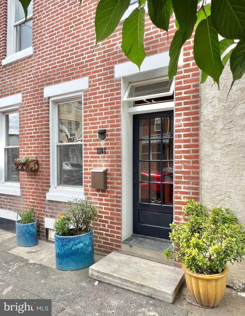 Property Photo: 2102 E Dauphin Street PA 19125