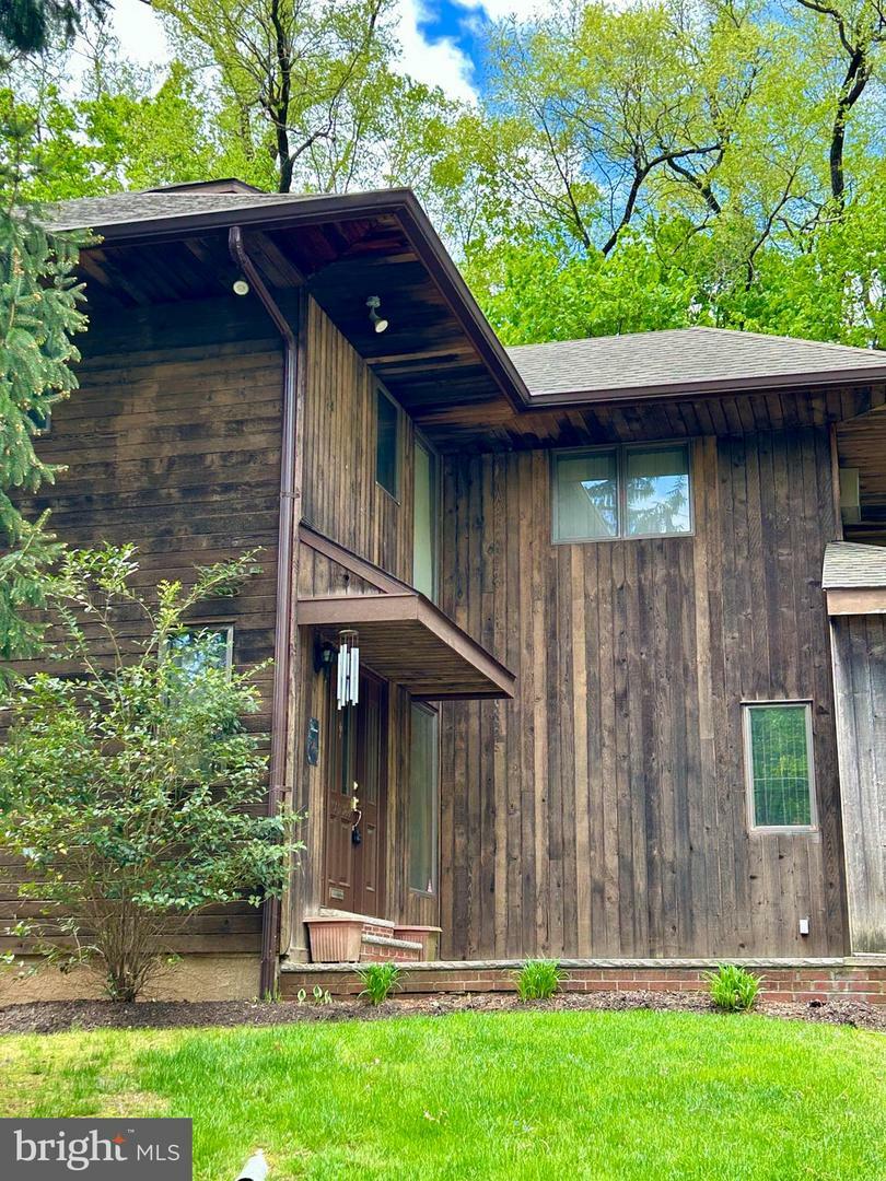Property Photo: 7704 Cresheim Road PA 19118