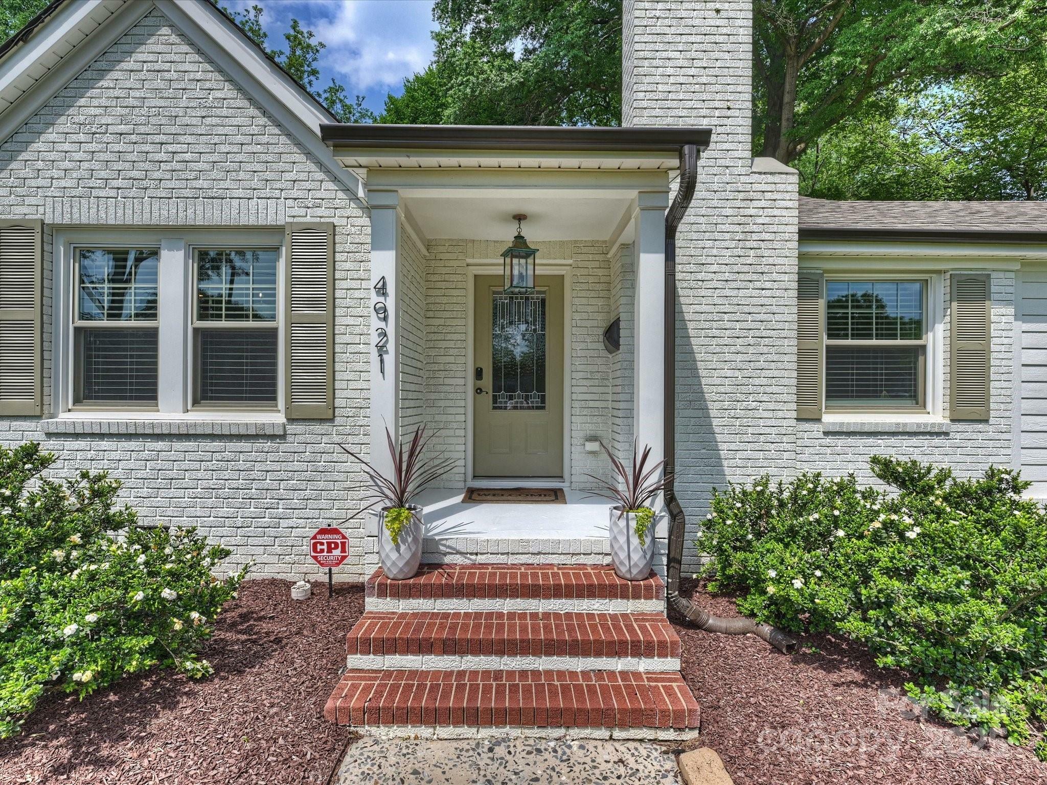 Property Photo: 4921 Doris Avenue NC 28205
