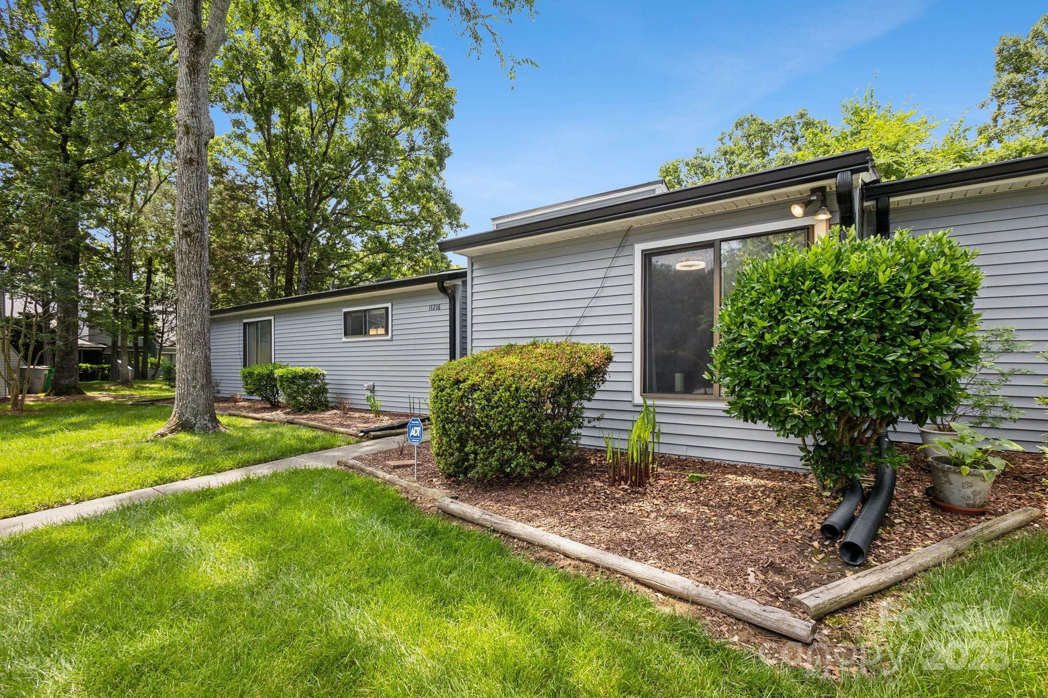 Property Photo: 11216 Carmel Chace Drive NC 28226