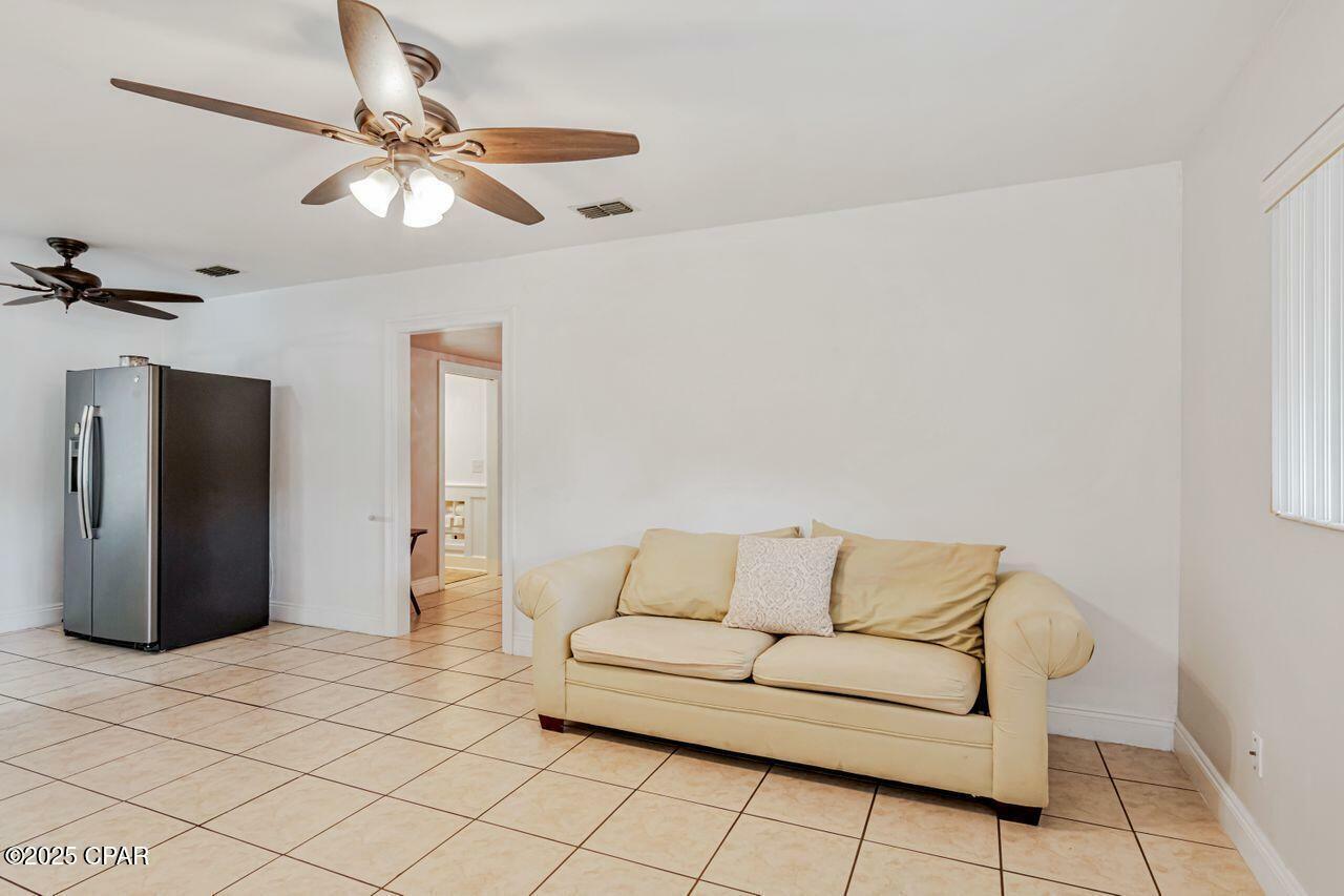Property Photo: 1609 W 13th Street FL 32401