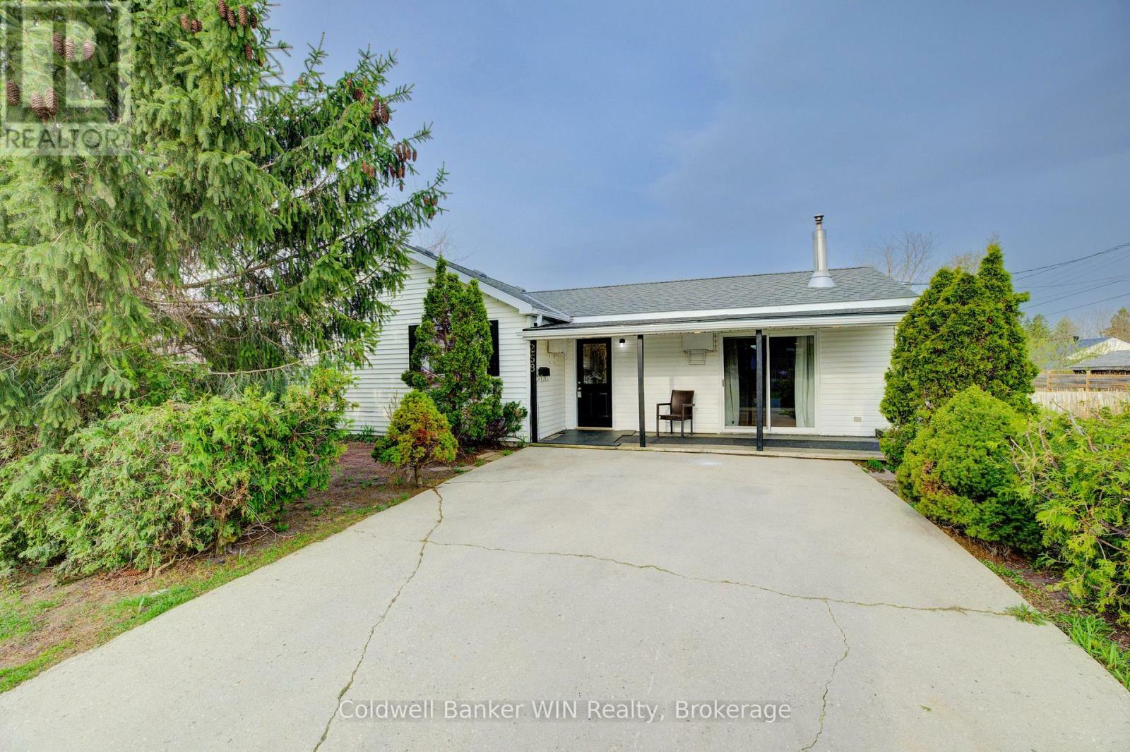 Property Photo: 268 6th Street ON N4N 1C4