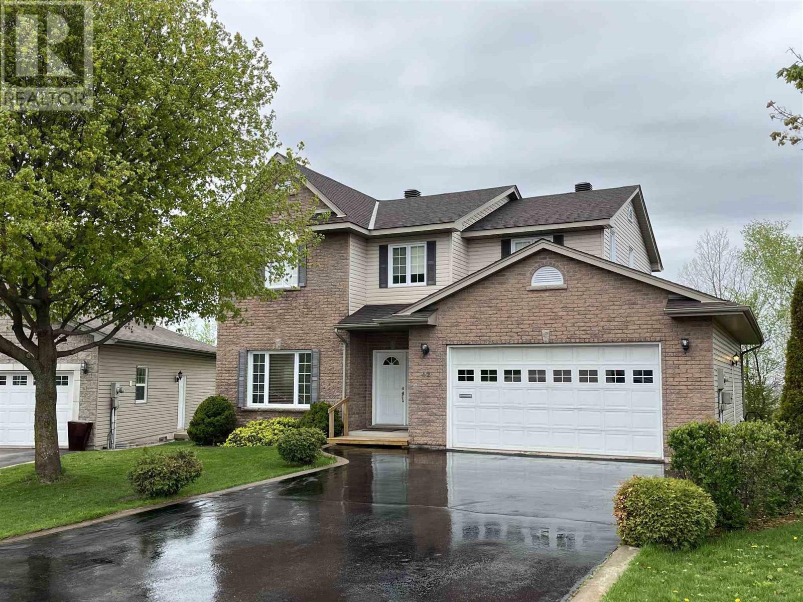 42 Cody Point Ct  Sault Ste. Marie ON P6B 6L8 photo