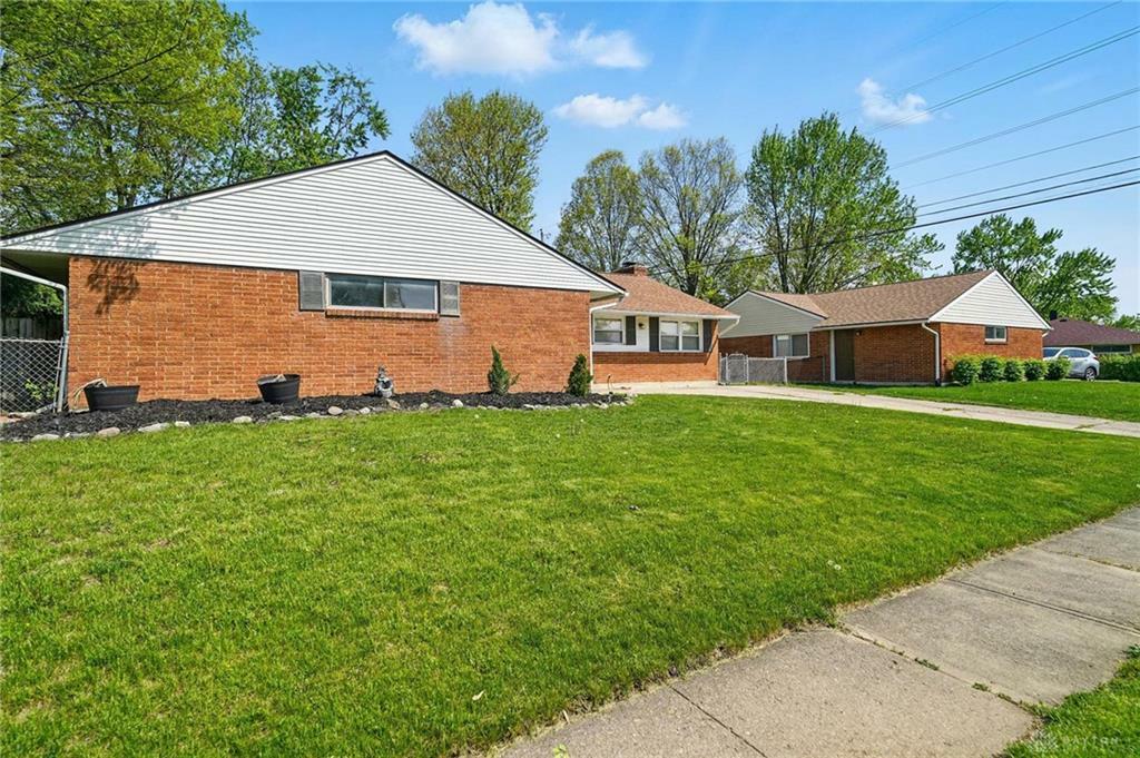 Property Photo:  5950 Bavaria Place  OH 45424 