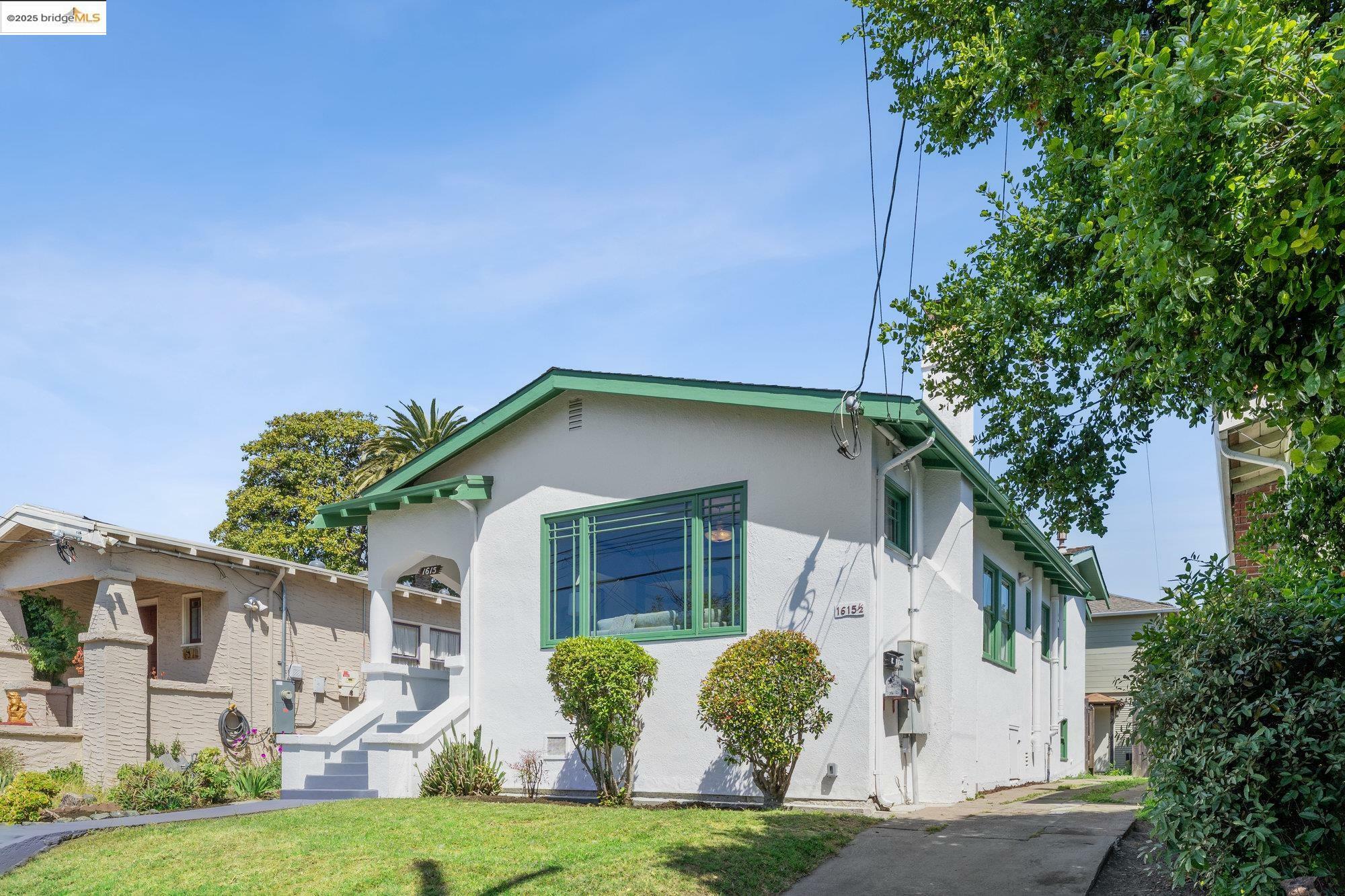 Property Photo: 1615 Blake St CA 94703