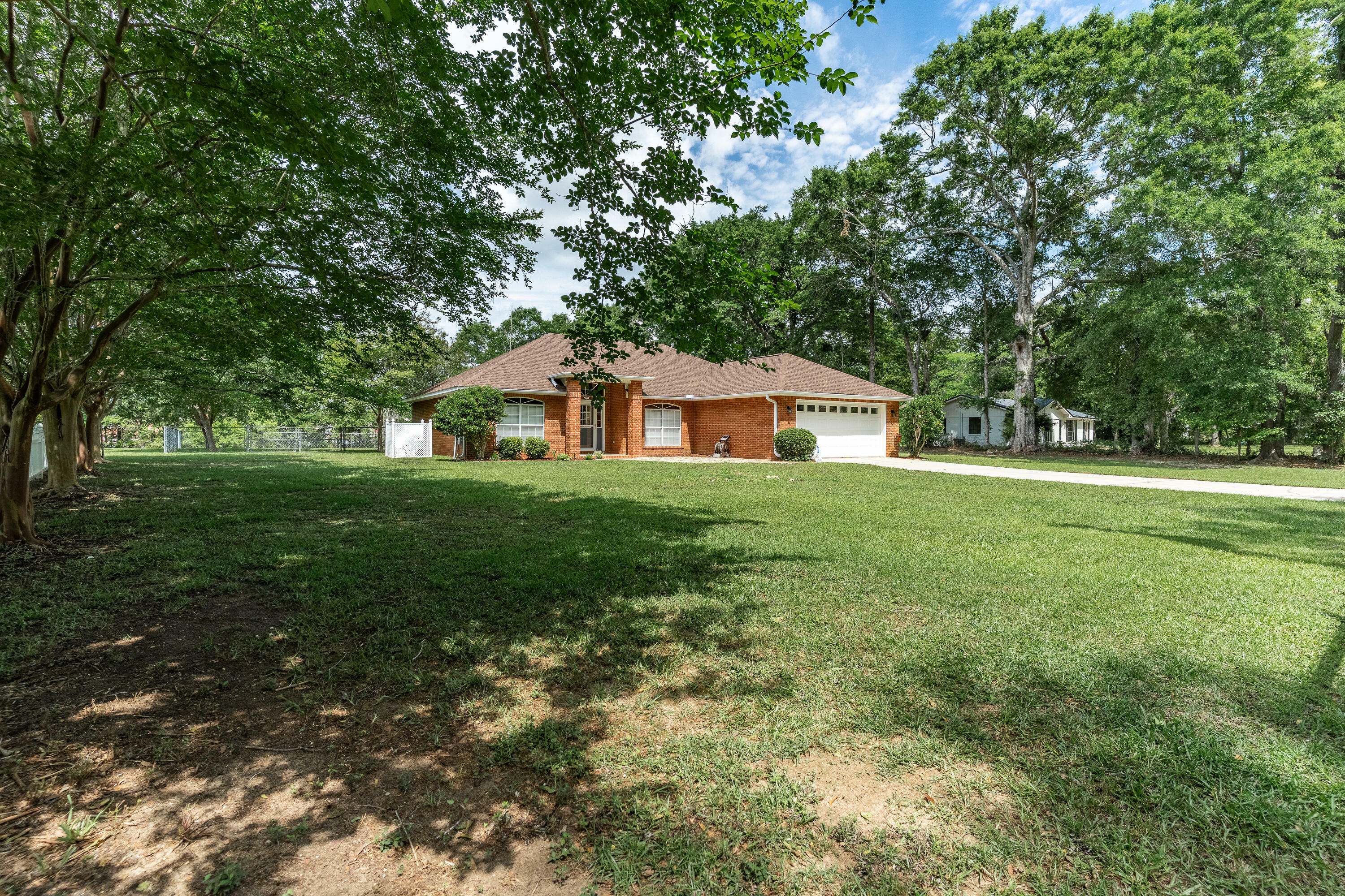 Property Photo: 6100 Buck Ward Road FL 32531