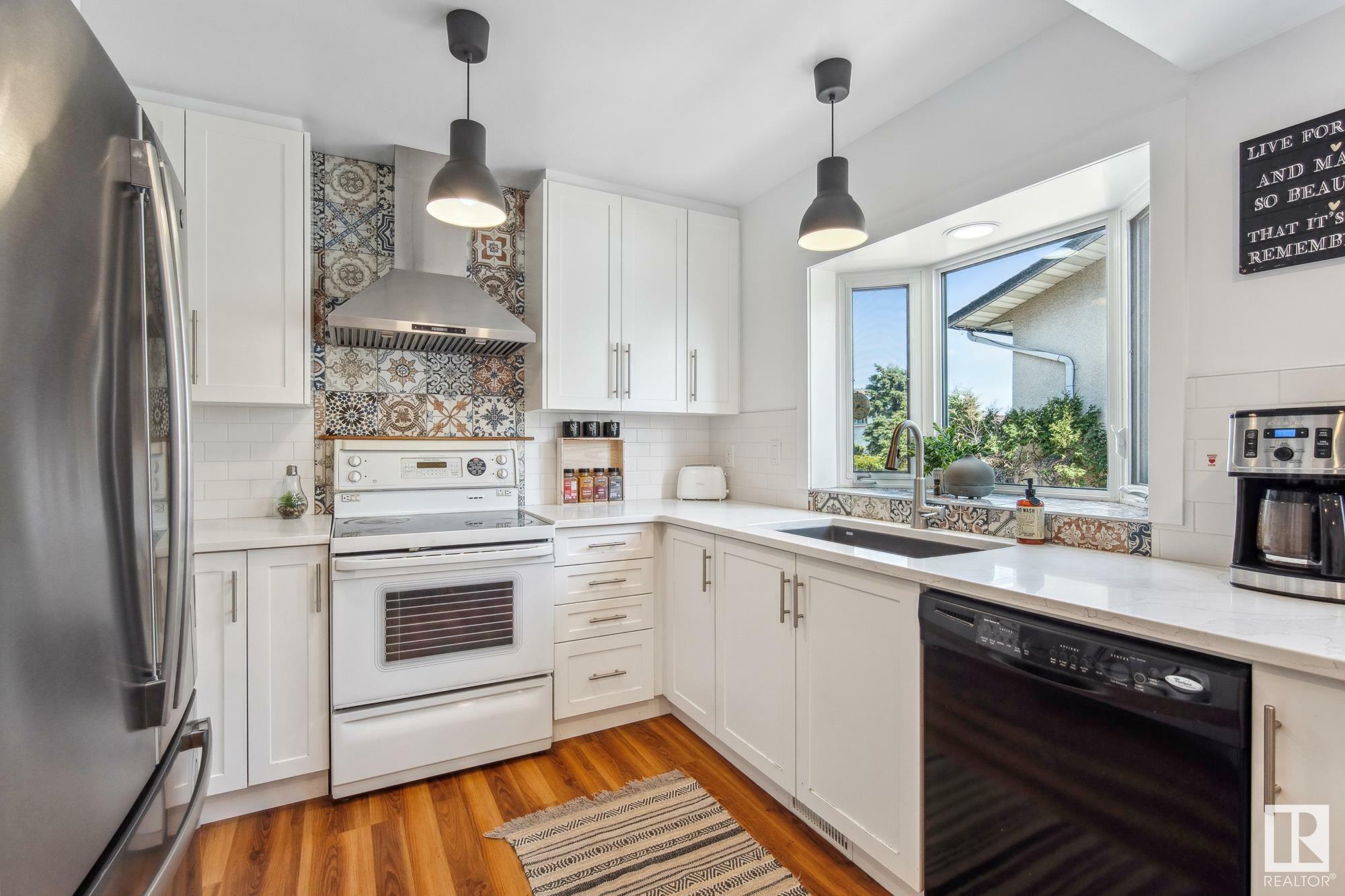 Property Photo: 11519 141 Avenue NW AB T5X 3Z7