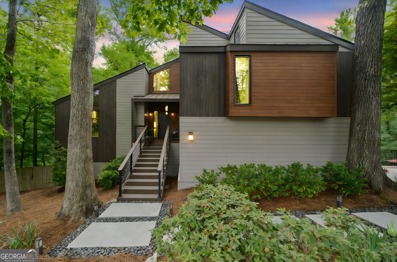 Property Photo: 5276 Weatherwood Trace GA 30068