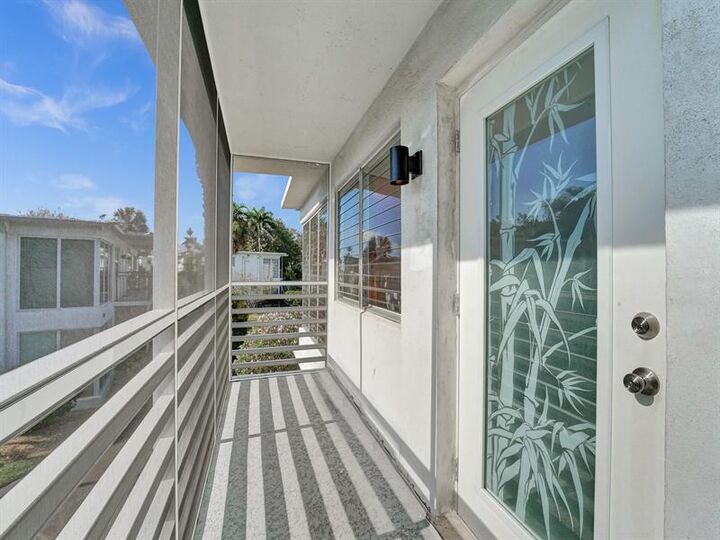 Property Photo: 1115 SE 14th Pl 19C FL 33316
