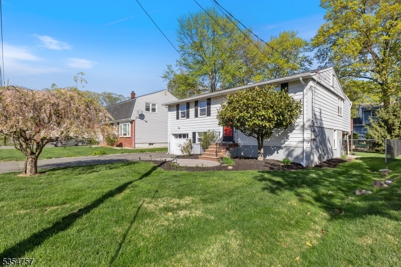 Property Photo: 22 Beachwood Rd NJ 07054