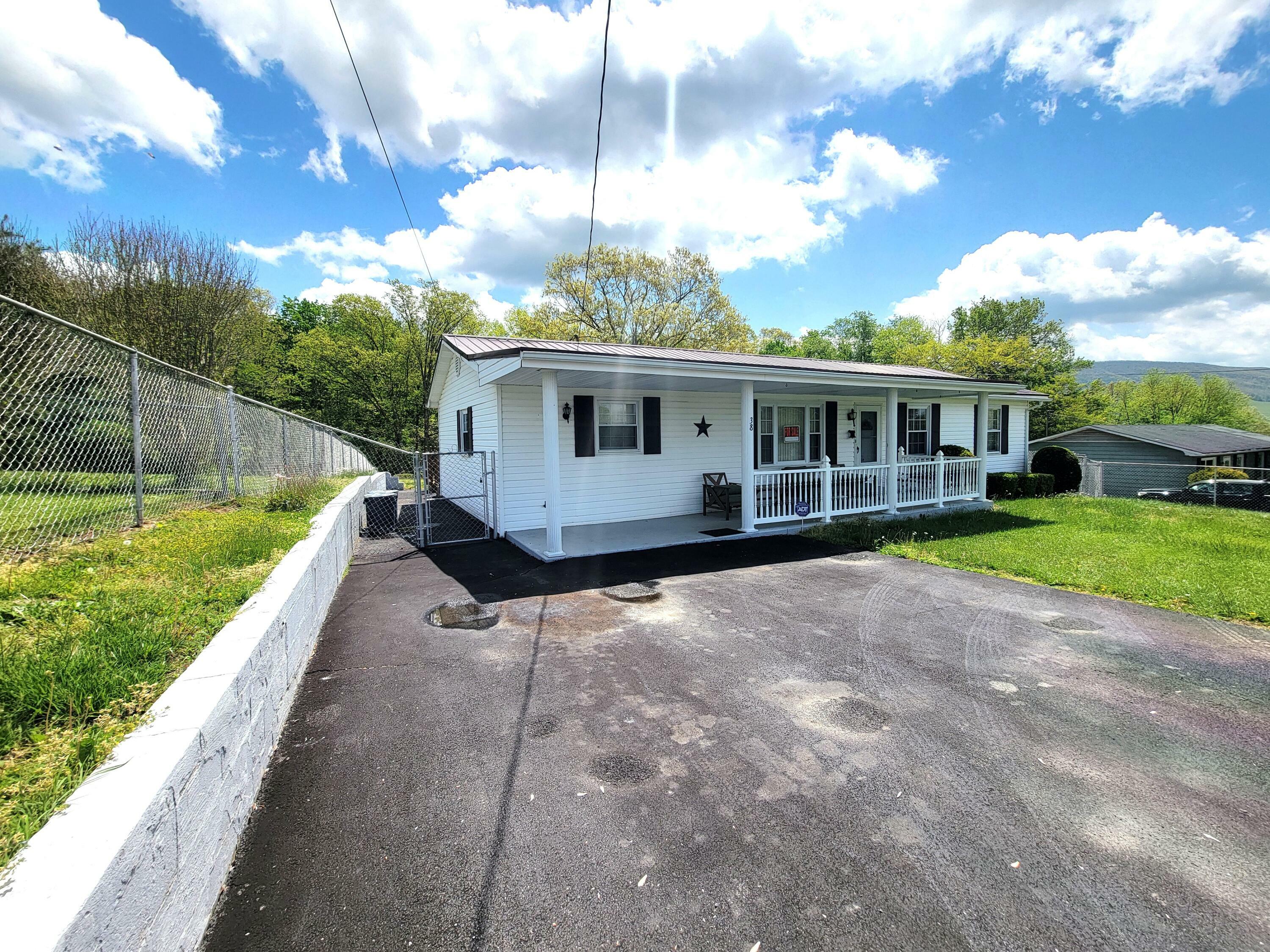 Property Photo: 38 Walnut St WV 24963