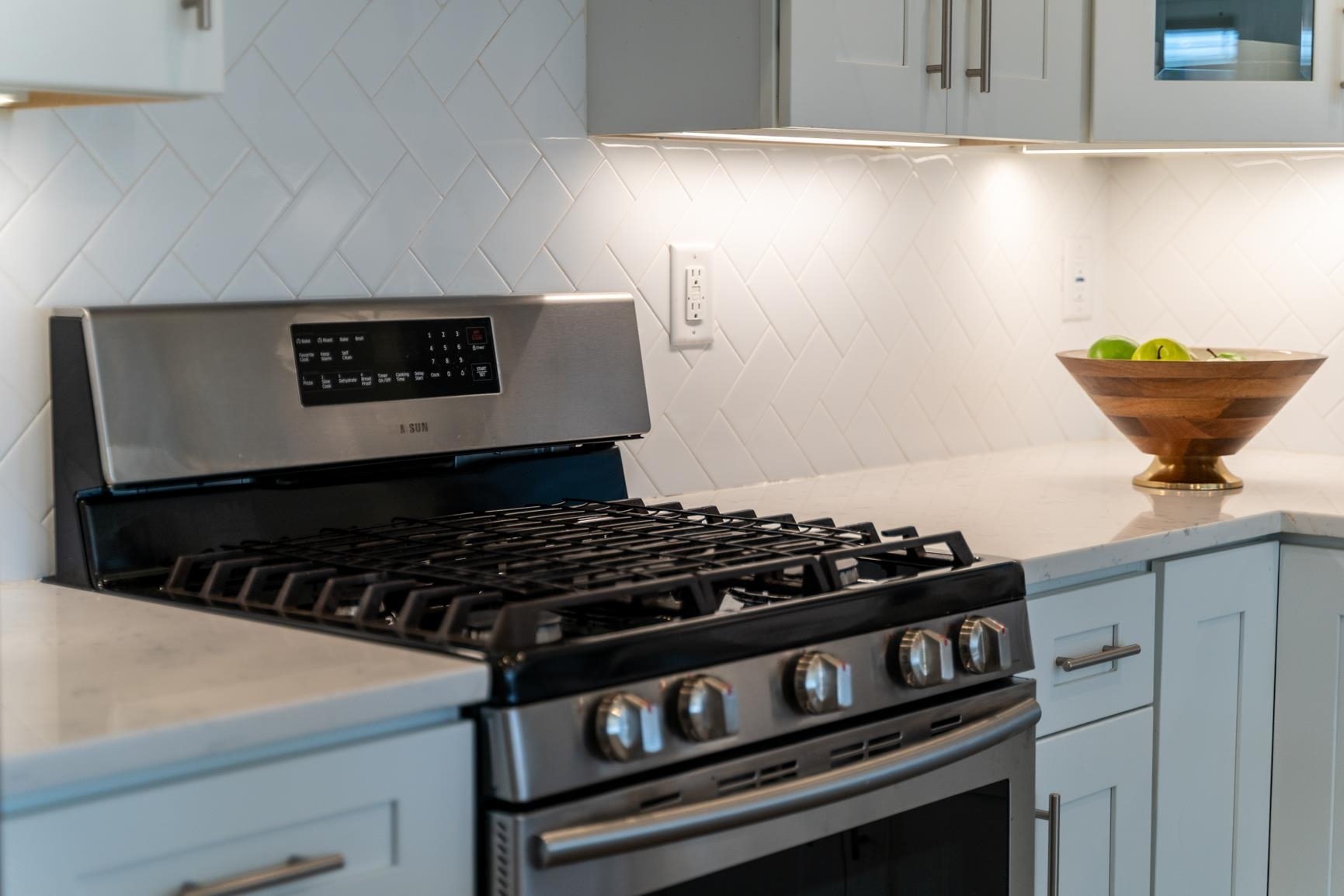 Property Photo: 104 Poplar St 1 NJ 07307