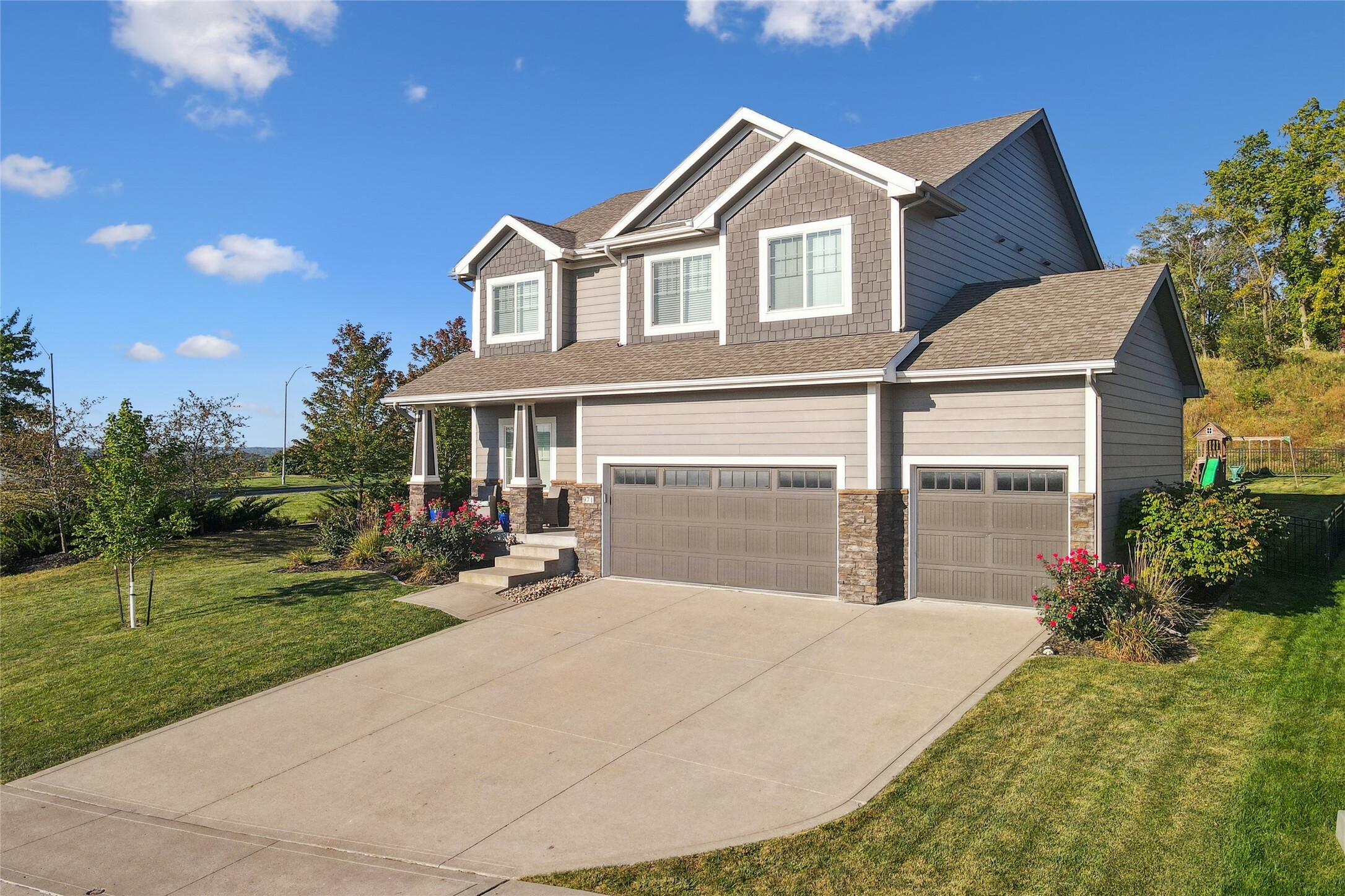 Property Photo:  971 S 93rd Street  IA 50266 
