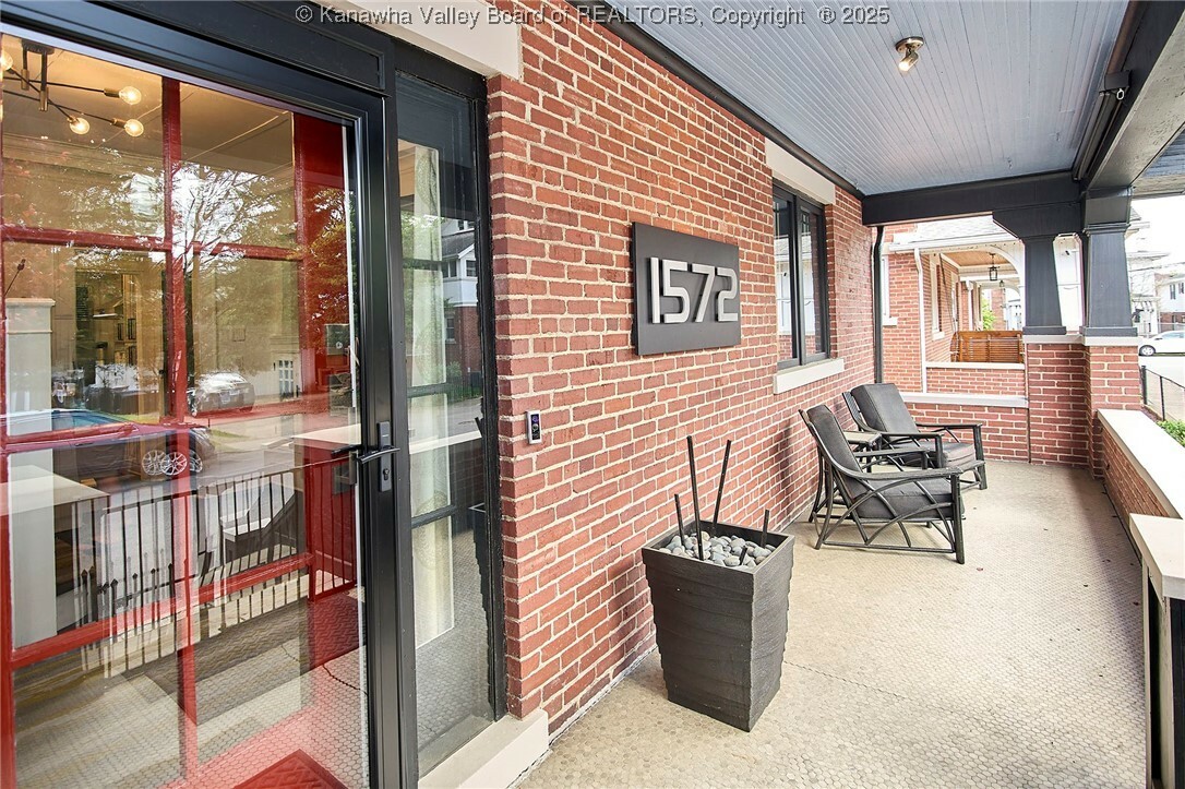 Property Photo: 1572 Dixie Street WV 25311