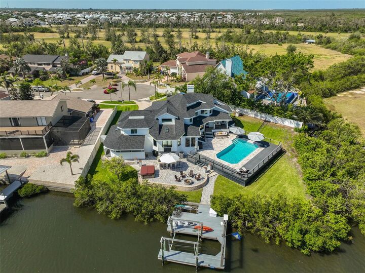 Property Photo:  945 Bunker View Drive  FL 33572 