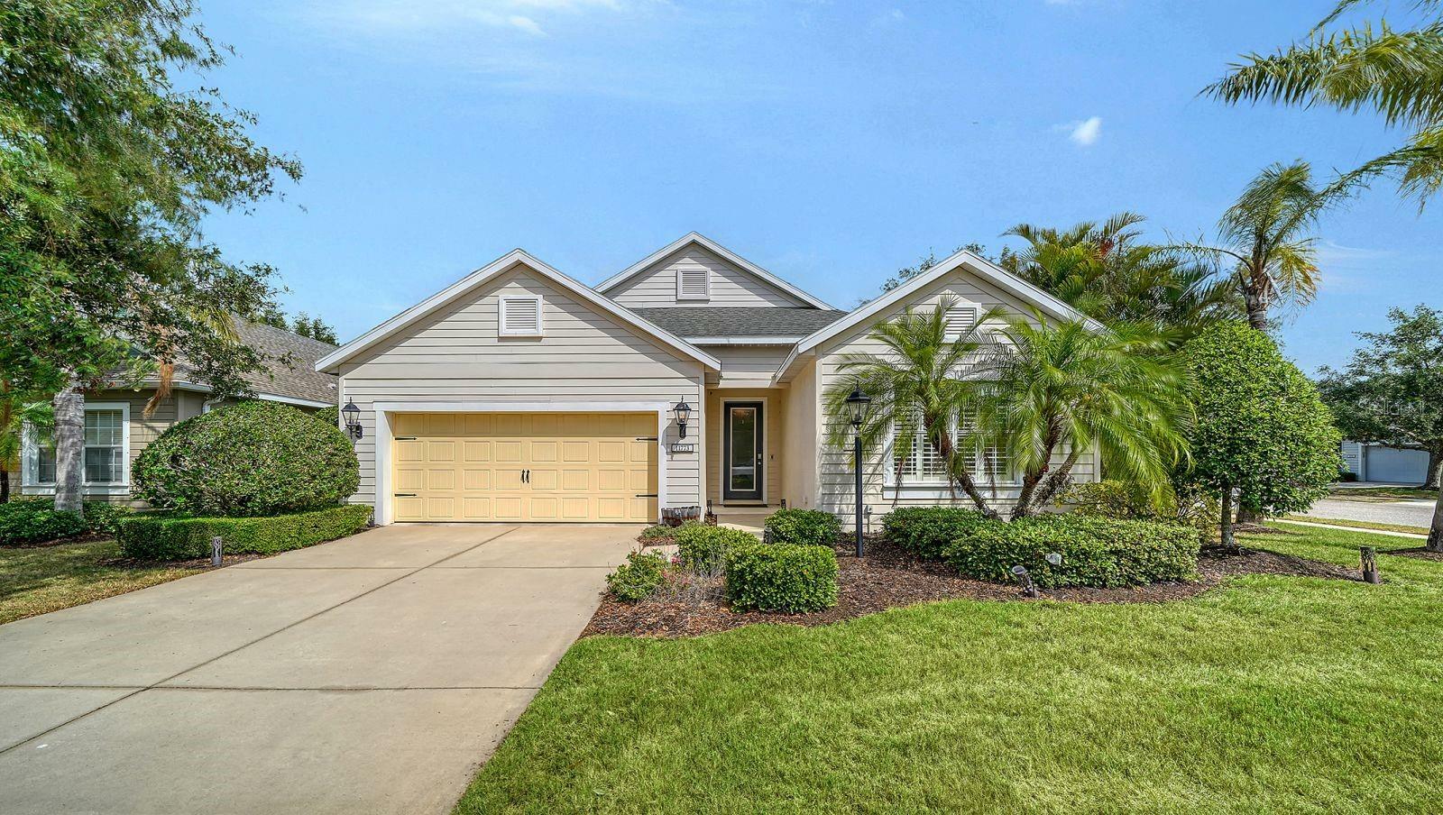 Property Photo: 11773 Forest Park Circle FL 34211