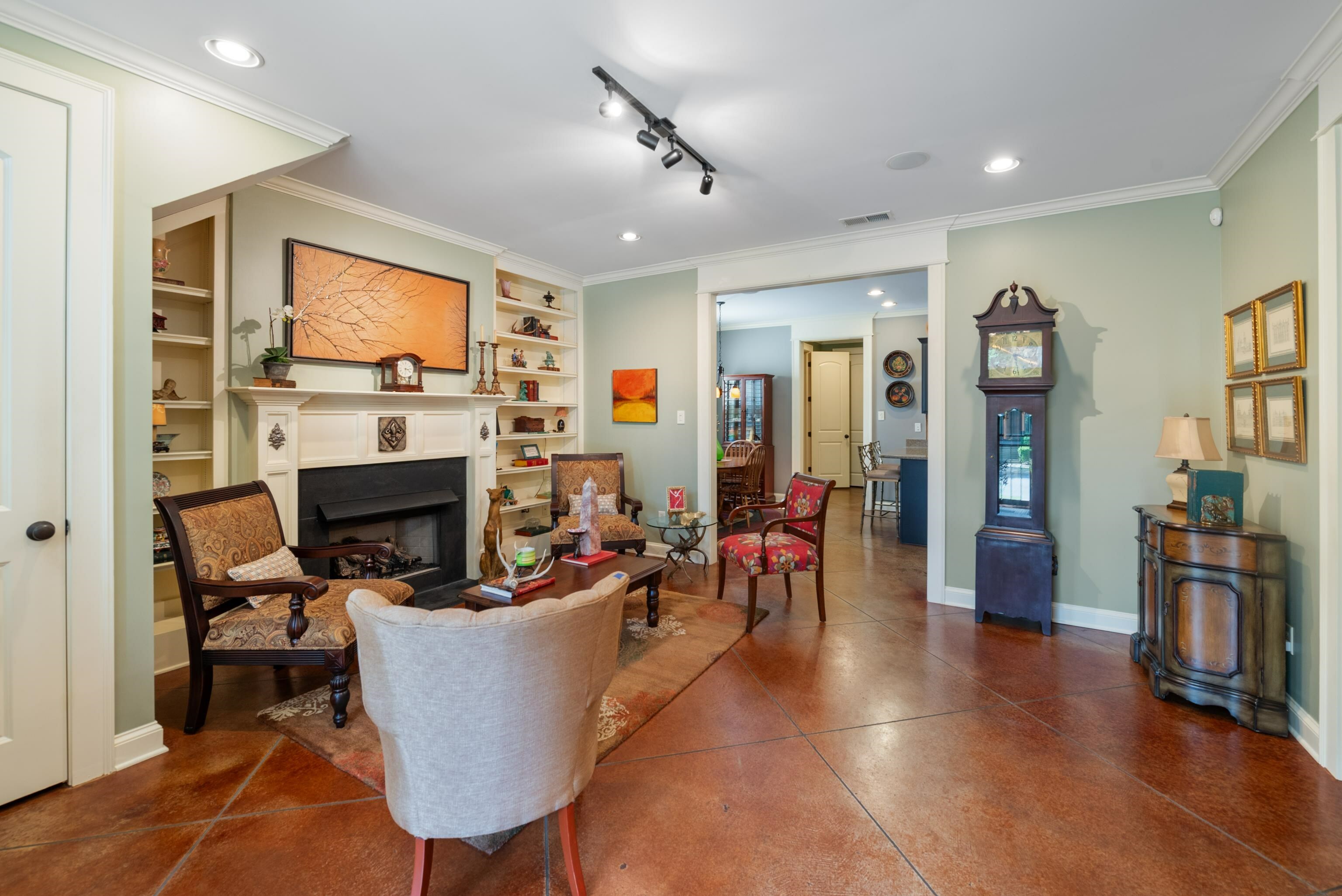 Property Photo: 1972 Elzey Ave TN 38104