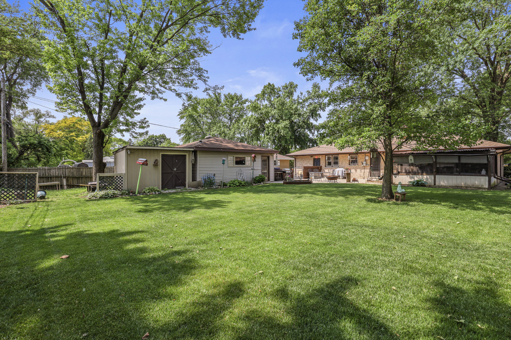 Property Photo: 11341 S Nagle Avenue IL 60482