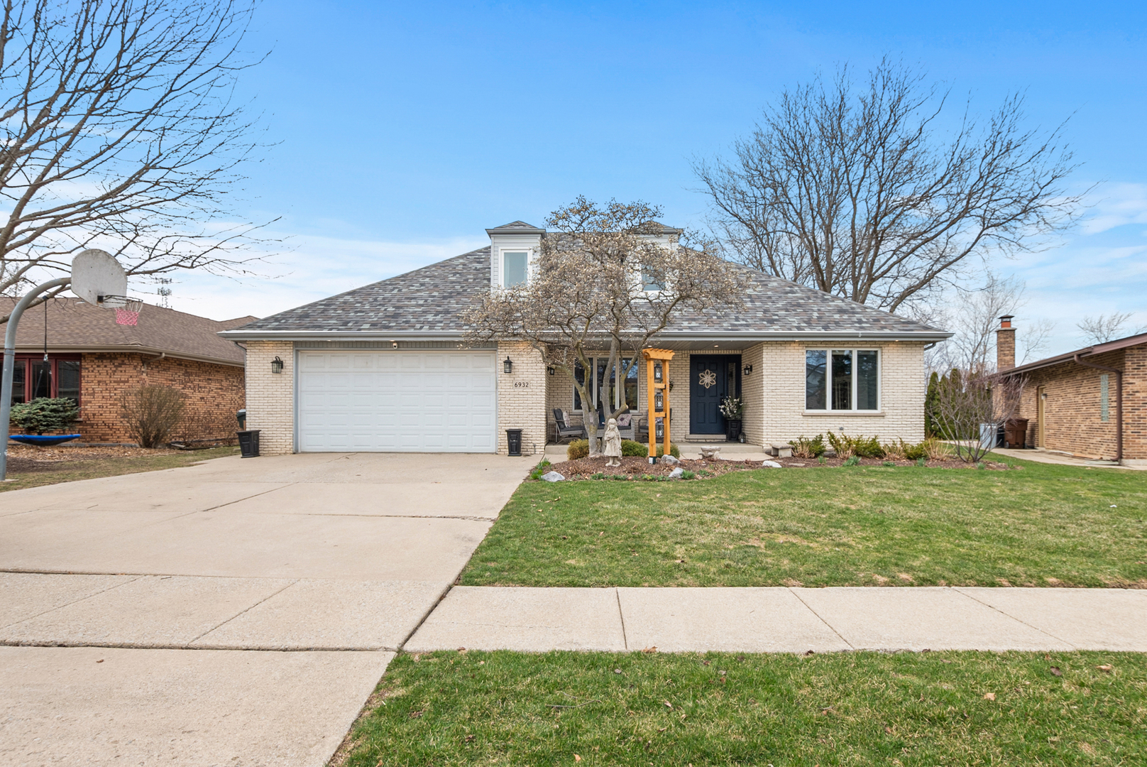 Property Photo: 6932 Westview Drive IL 60452