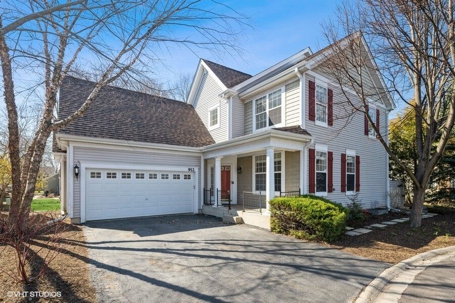 Property Photo:  912 Anthonio Court  IL 60061 