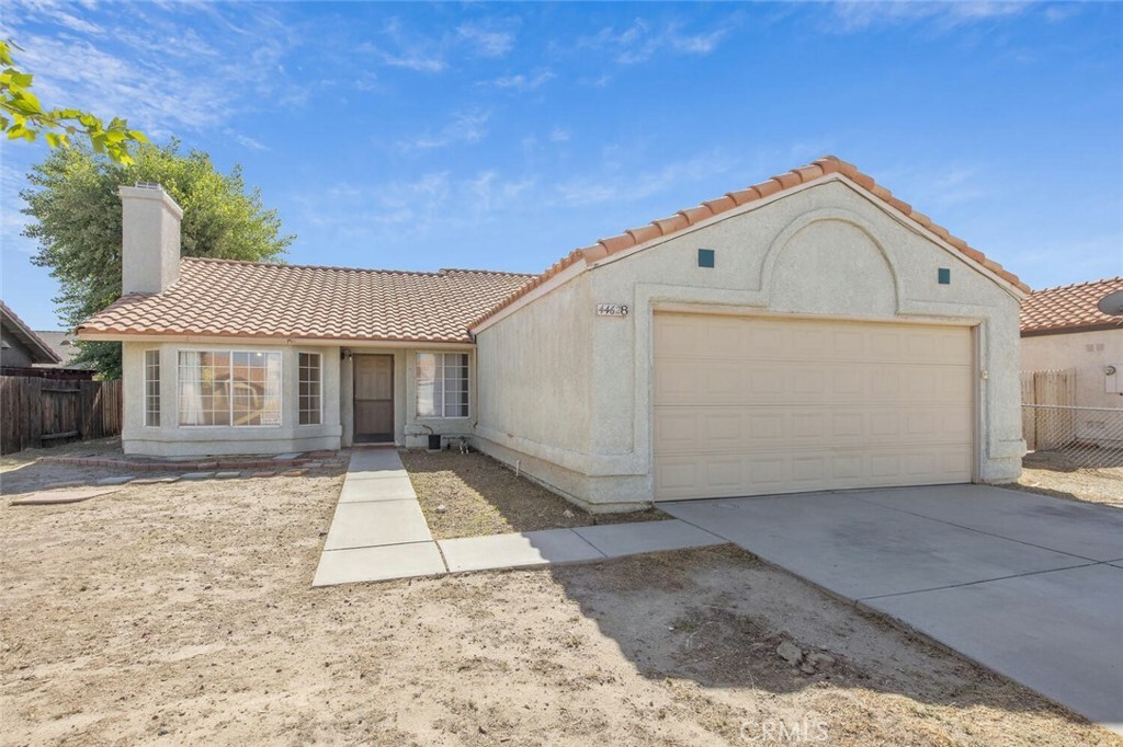 Property Photo:  44628 26th Street E  CA 93535 