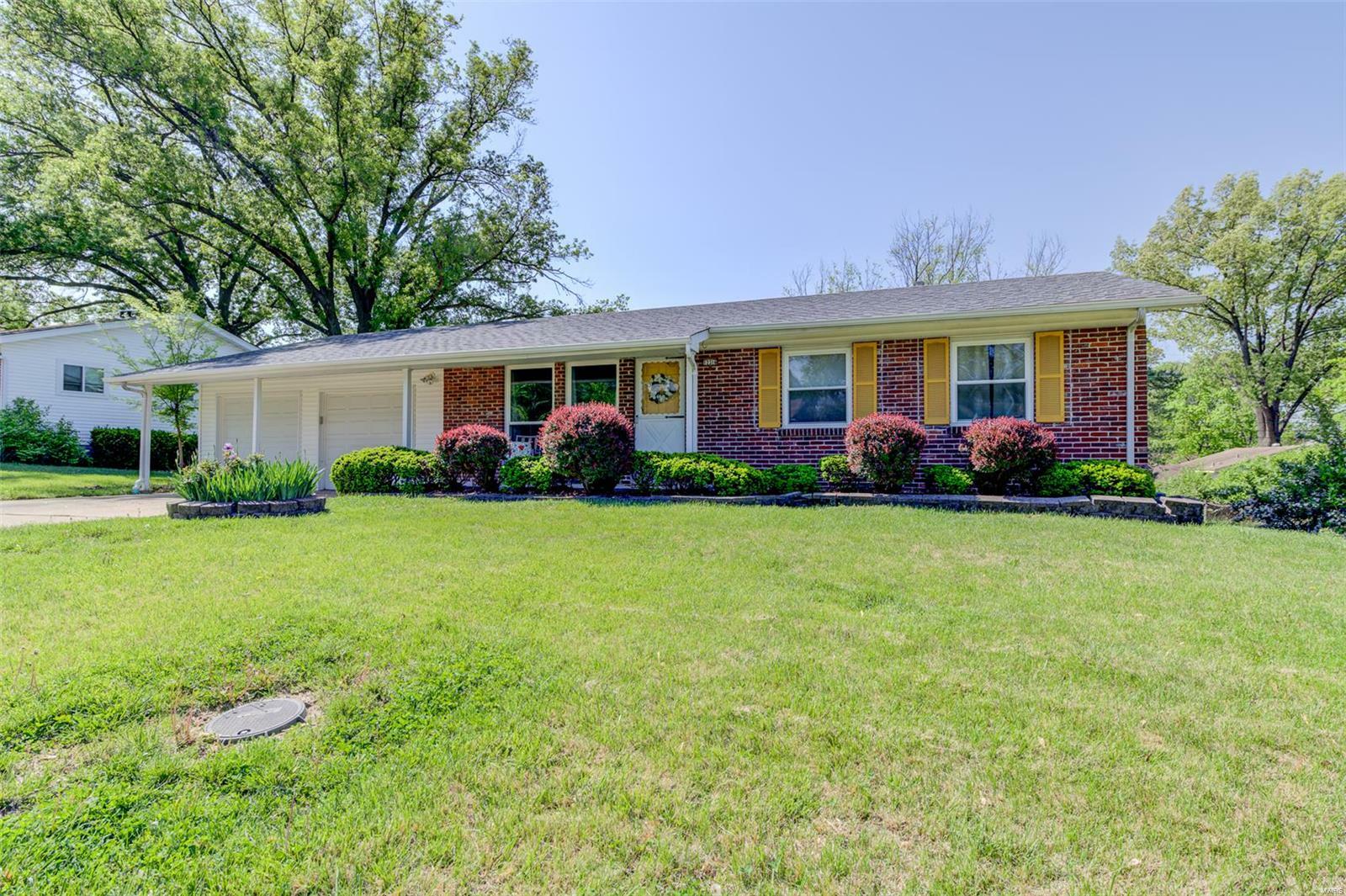 Property Photo: 12316 Design Lane MO 63146