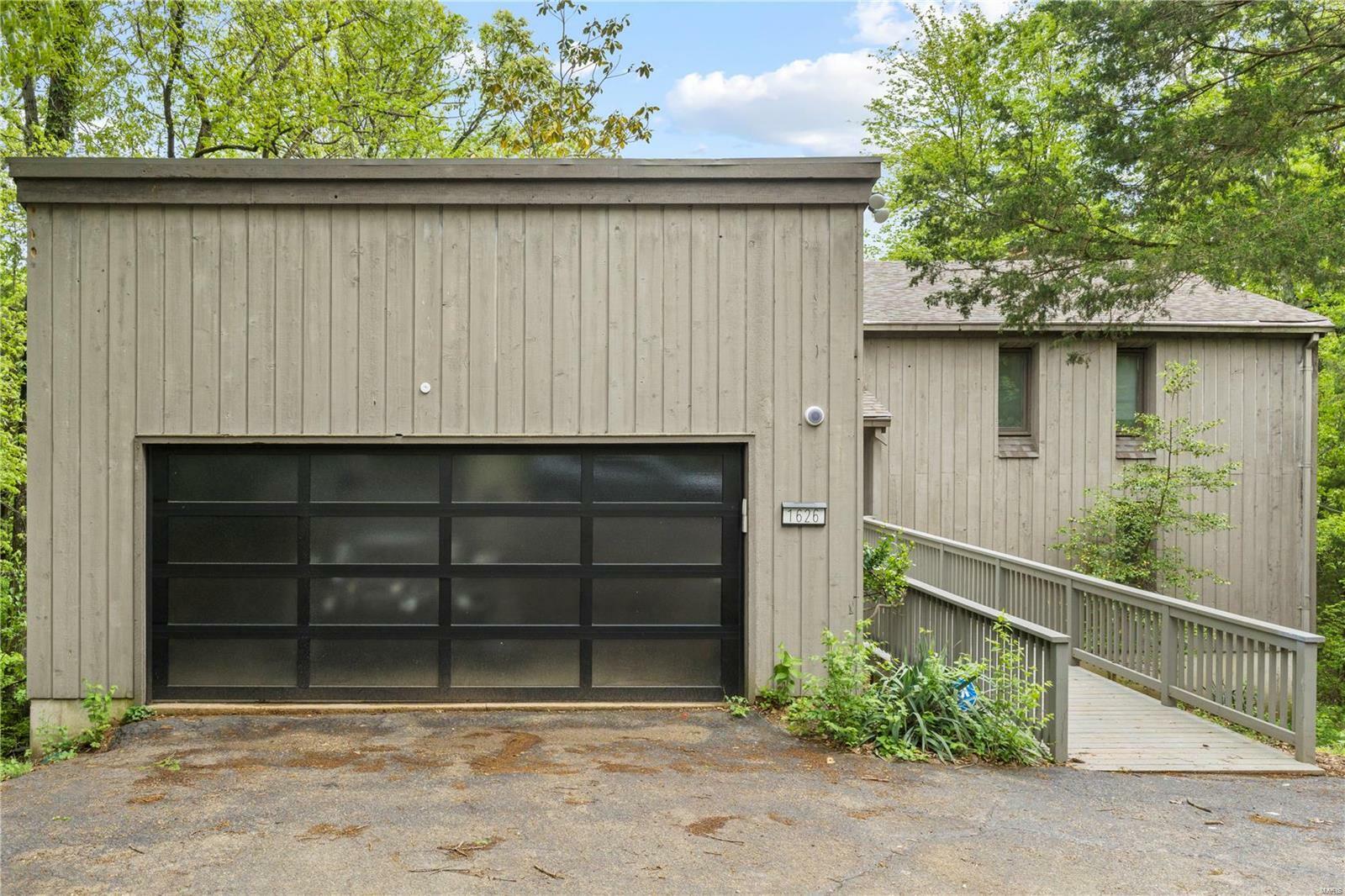 Property Photo: 1626 Viola Drive MO 63052