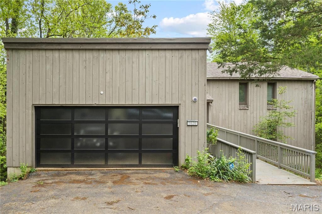 Property Photo: 1626 Viola Drive MO 63052