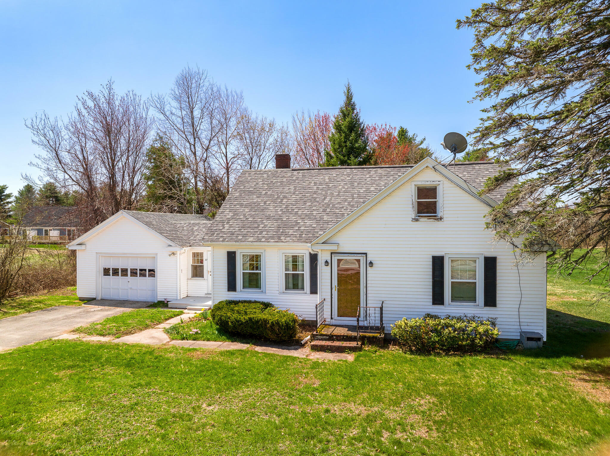 Property Photo: 37 Shaker Road ME 04039