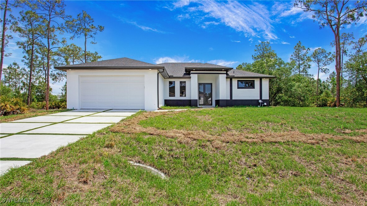 Property Photo:  1420 Poinsettia Avenue  FL 33972 