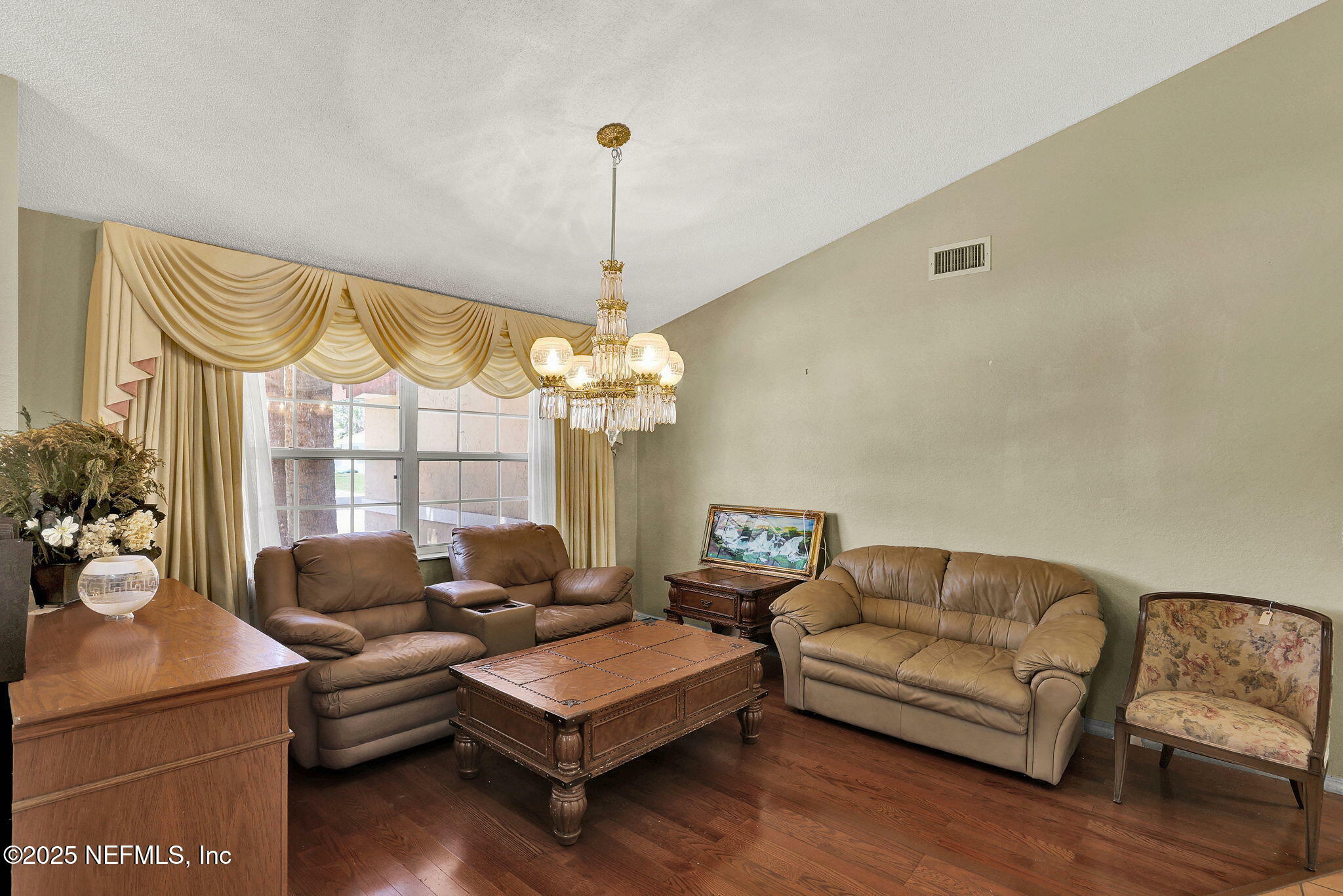 Property Photo: 37 Baltimore Lane FL 32137