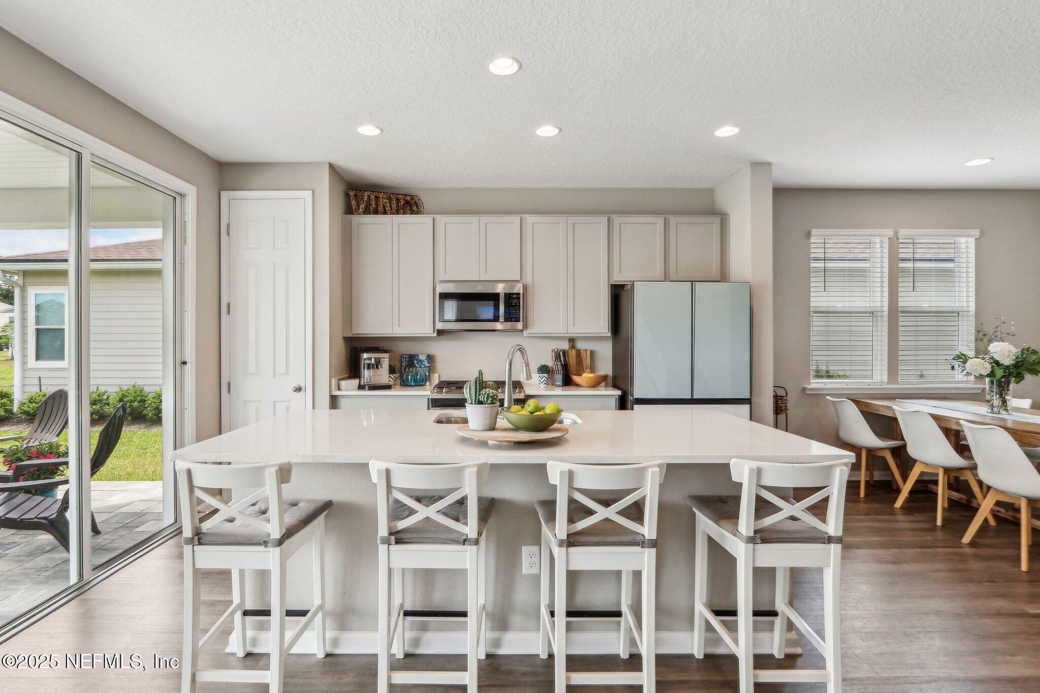 Property Photo: 43 Wards Ravine Way FL 32259