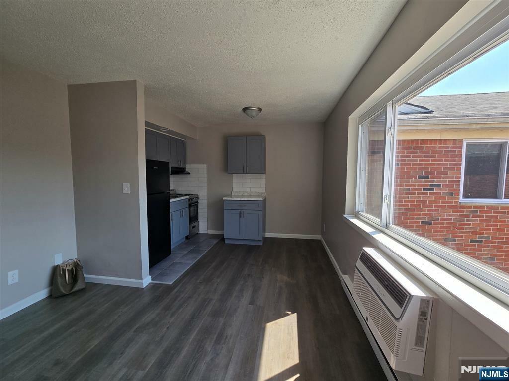 Property Photo: 322 Park Street 11 NJ 07601