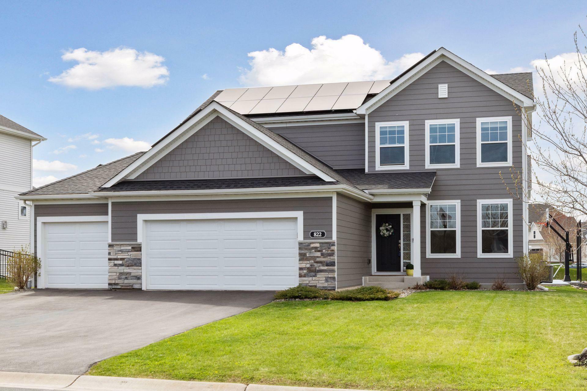 Property Photo: 822 June Avenue N MN 55042