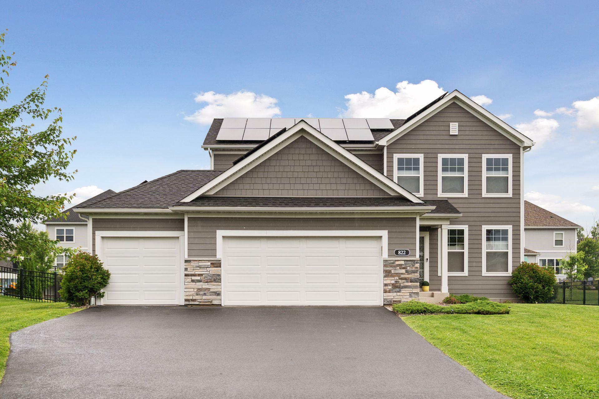 Property Photo: 822 June Avenue N MN 55042