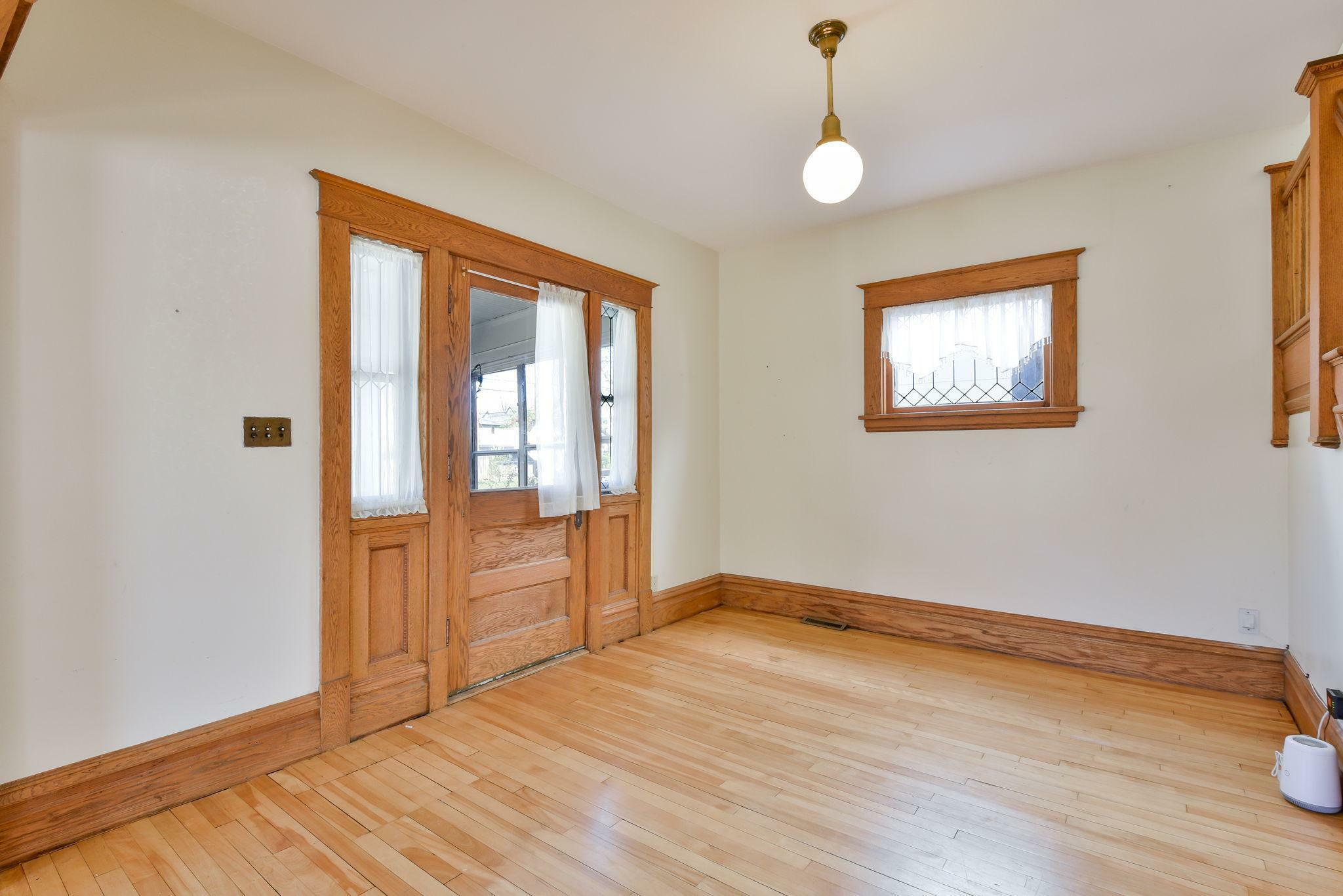 Property Photo: 919 W 28th Street MN 55408