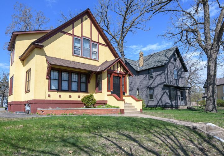 Property Photo:  707 6th Avenue S  MN 56301 