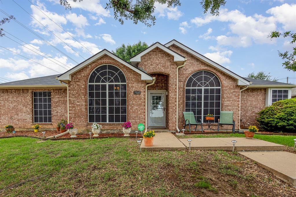 Property Photo: 900 Valley View Drive TX 75067