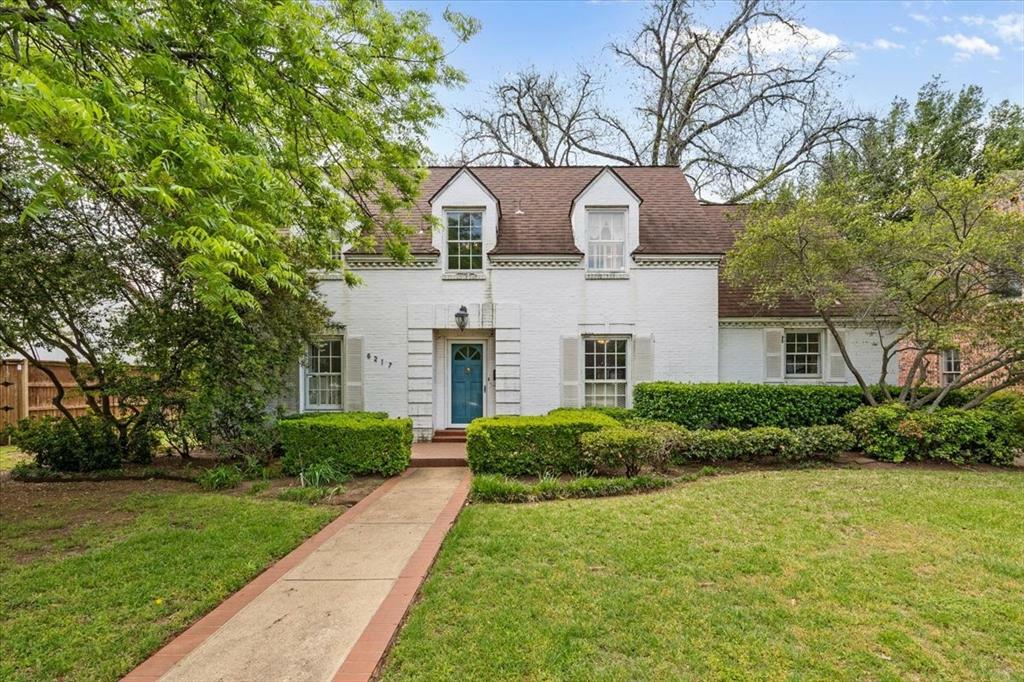 Property Photo: 6217 Locke Avenue TX 76116