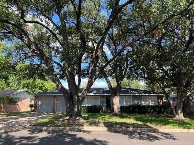 Property Photo: 2119 Trinity Drive TX 76710