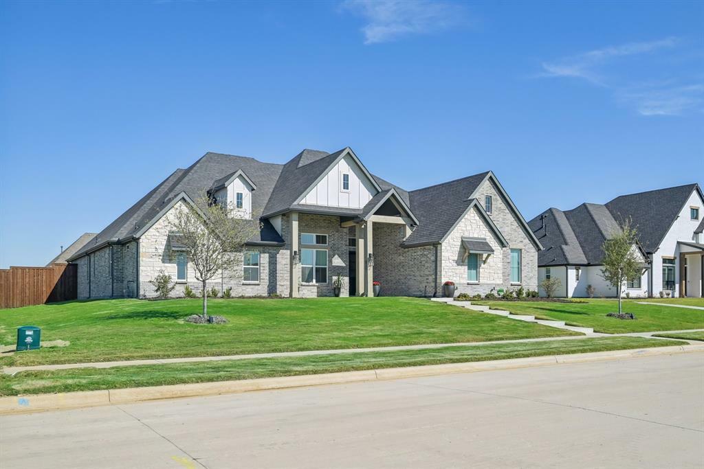 Property Photo: 328 Wimberley Drive TX 76052