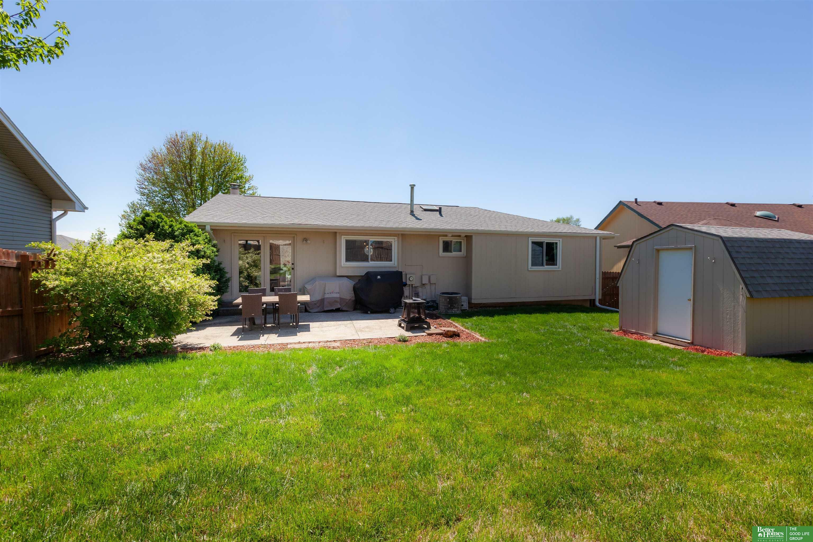 Property Photo: 14712 Hascall Street NE 68144