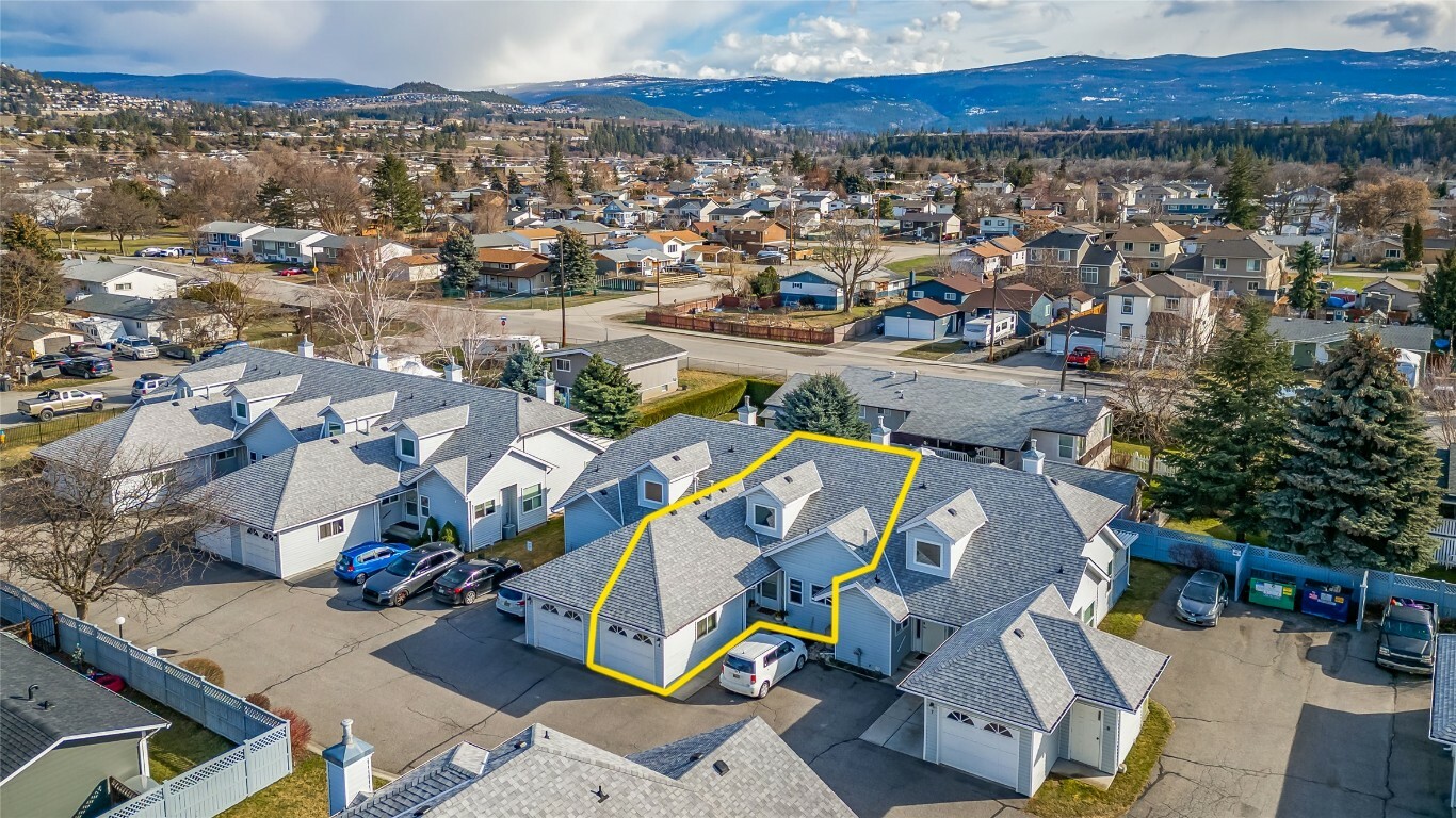 Property Photo: 350 Davie Road 6 BC V1X 7G4