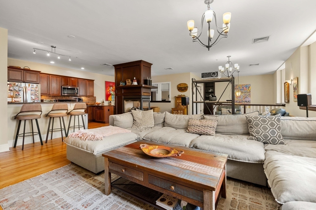 391 Walnut St 5  Newton MA 02460 photo